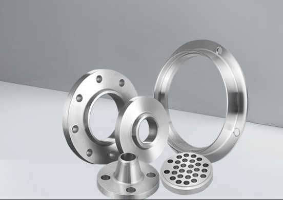 帮我写一篇关于不锈钢法兰生产厂家的700个字中文原创的文章，并在文章前面配上一个标题，标题前面加上“标题”两字